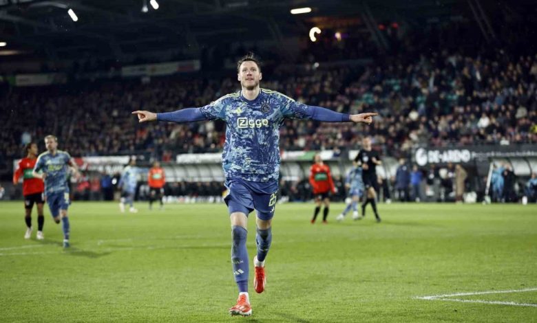 ajax formasi giyen wout weghorst 6 hafta sahalardan uzak kalacak 4b4a1bedabf6 |
