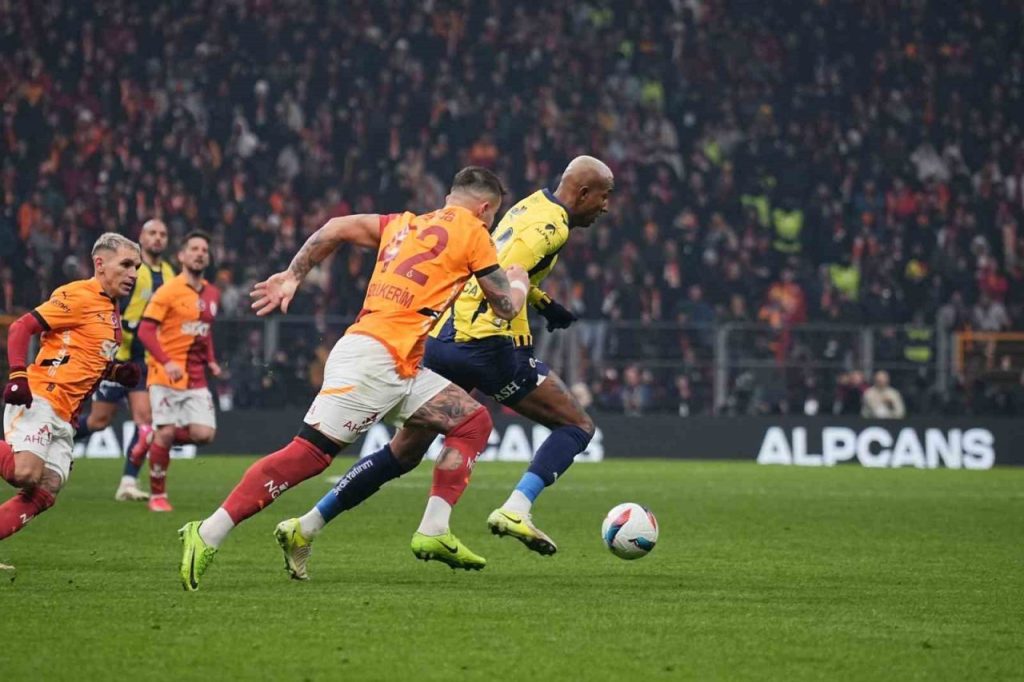 anderson talisca fenerbahcede ilk derbiye cikti a5ad6ee7fa61 |