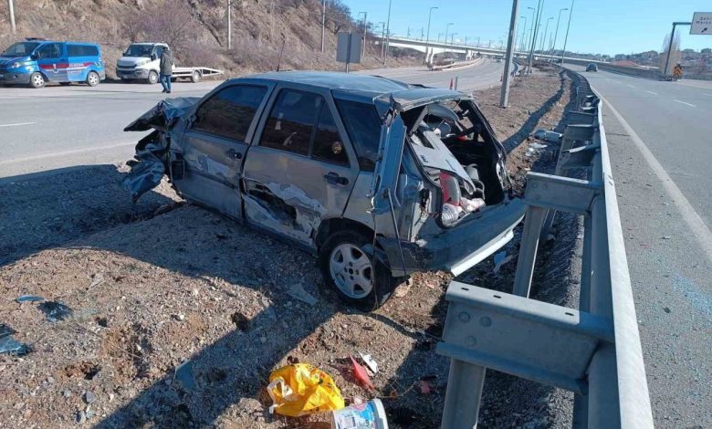 Ankara-Kırıkkale kara yolunda otomobil bariyerlere çarptı: 3 yaralı 1 ankara kirikkale kara yolunda otomobil bariyerlere carpti 3 yarali 326abc35c22f |