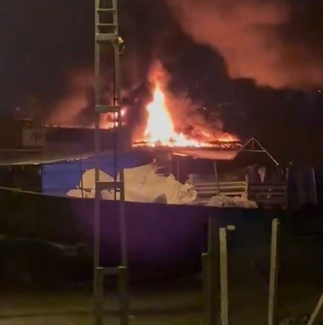 Arnavutköy’de fabrika yangını 1 arnavutkoyde fabrika yangini 2d74b23d5080 |