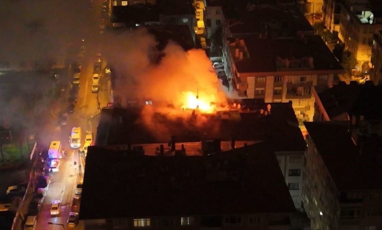 Avcılar’da korkutan çatı yangını havadan görüntülendi 1 avcilarda korkutan cati yangini havadan goruntulendi 331fdba8a282 |