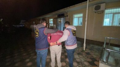 ayvalikta jandarma ekipleri cesitli suclardan aranan 13 kisiyi yakaladi 22d4358 |