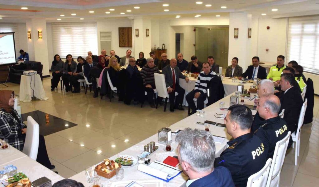 balikesir emniyet mudurlugunden muhtarlara huzur toplantisi 72bab69 |