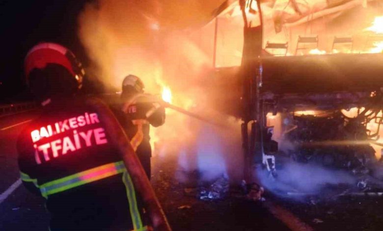 balikesirde 34 yolcusu bulunan otobus sabaha karsi yandi 0999cf69d83e |