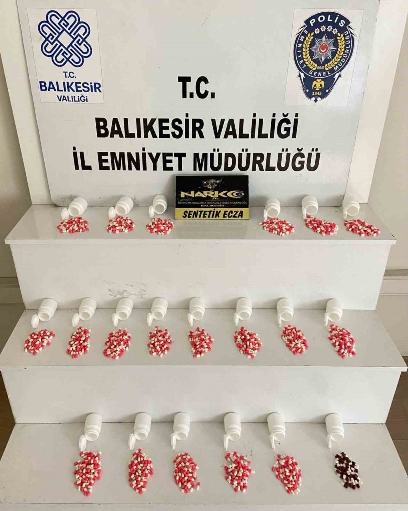 balikesirde bin adet sentetik hap yakalandi a7c48b8cbd46 |