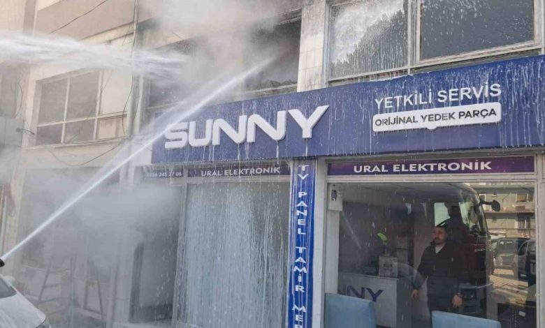 balikesirde korkutan elektronik servisi yangini c9212bd72291 |