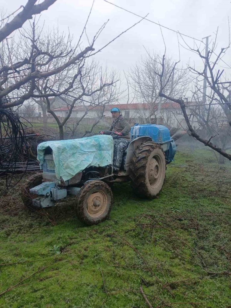 balikesirde seftali agaclarinin ilaclanmasi basladi 428d7a697903 |