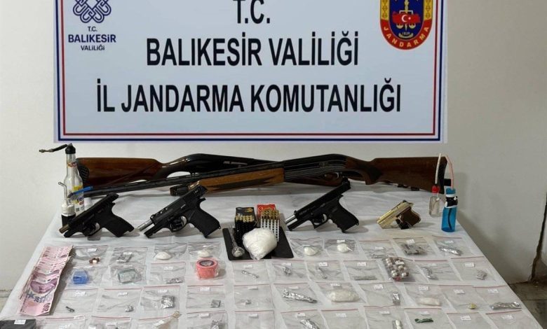 balikesirdeki uyusturucu ticareti operasyonunda 5 supheli gozaltina alindi b24740820780 |