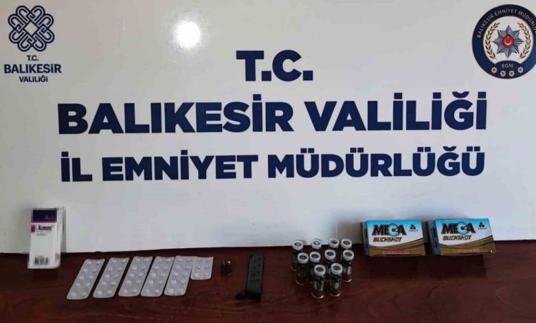 Bandırma’da 7 adrese operasyon: 5 gözaltı 1 bandirmada 7 adrese operasyon 5 gozalti 287d9c1e5cfc |