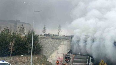 basaksehir cam ve sakura sehir hastanesi girisinde otobuste bilinmeyen bir nedenle yangin cikti olay yerine itfaiye ekipleri sevk edildi fdcaad765da1 |