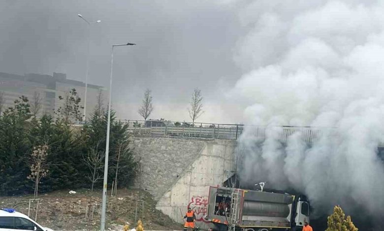 basaksehir cam ve sakura sehir hastanesi girisinde otobuste bilinmeyen bir nedenle yangin cikti olay yerine itfaiye ekipleri sevk edildi fdcaad765da1 |