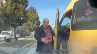 basaksehirde minibus soforu kadin surucunun aracina saldirdi 1f7a230e4163 |
