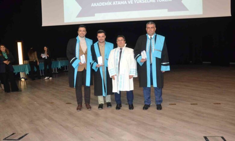baun de atamasi ve yukselmesi gerceklesen 150 akademisyene plaket takdim edildi ca501ee |