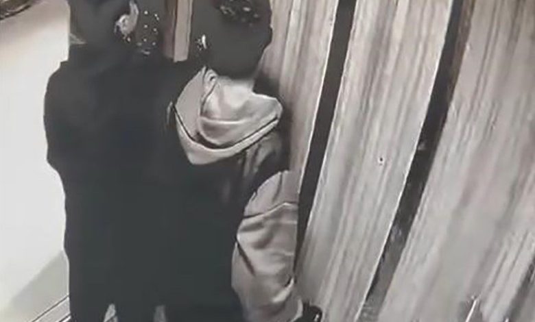Bursa’da ayakkabı hırsızları kamerada 1 bursada ayakkabi hirsizlari kamerada d336201ef3be |
