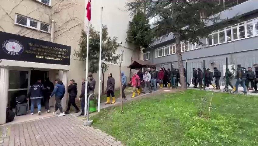 bursada kacak gocmen operasyonu 47 gocmen yakalandi 4 supheli gozaltina alindi 45e27ef7bea2 |