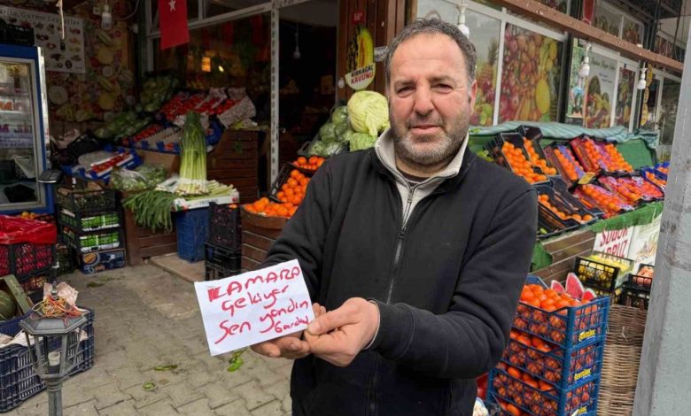 buyukcekmecede manavdan is yerine dadanan hirsiza ilginc uyari yazisi 3b4ab3748c12 |