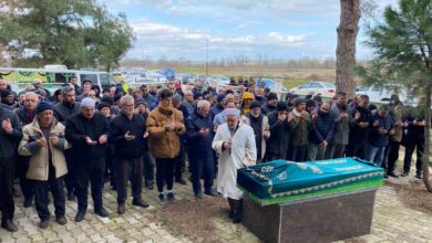 canakkale zaferinin kahramanlarindan bigali mehmet cavusun torunu topraga verildi ab14322 |