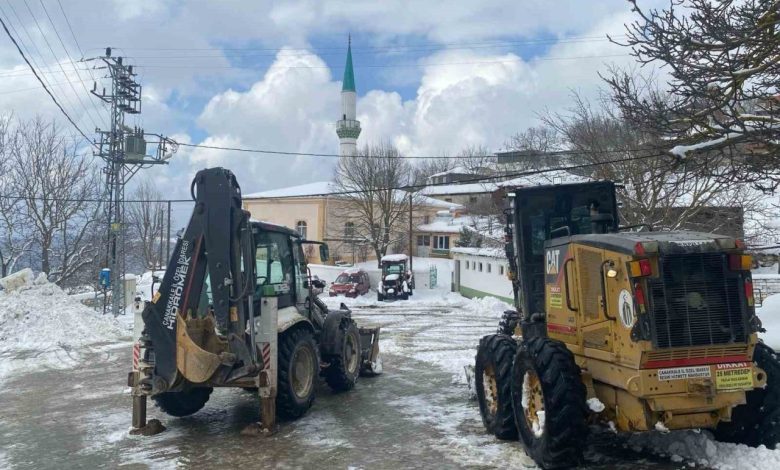 canakkalede kar yagisi nedeniyle ulasima kapanan 25 koy yolu acildi 94bf902df73f |