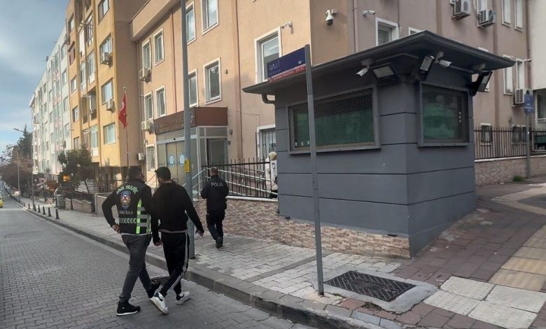 canakkalede motosikletiyle tehlikeli hareketler yapip sosyal medya hesabinda paylasan surucuye 14 bin 69 lira ceza 8d6416c27f95 |