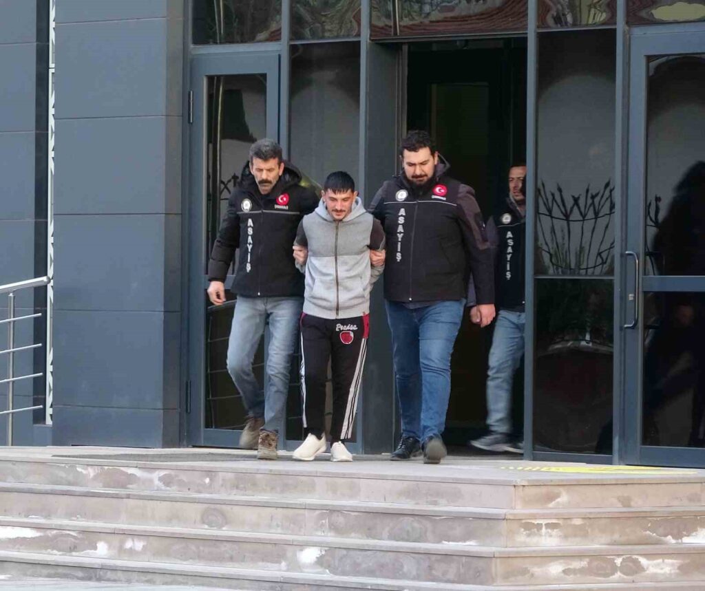 canakkalede pompali tufekle bir kisiyi olduren supheli adliyeye sevk edildi 972dce6 |