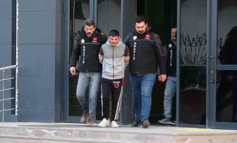 canakkalede pompali tufekle bir kisiyi olduren supheli adliyeye sevk edildi 972dce6 |