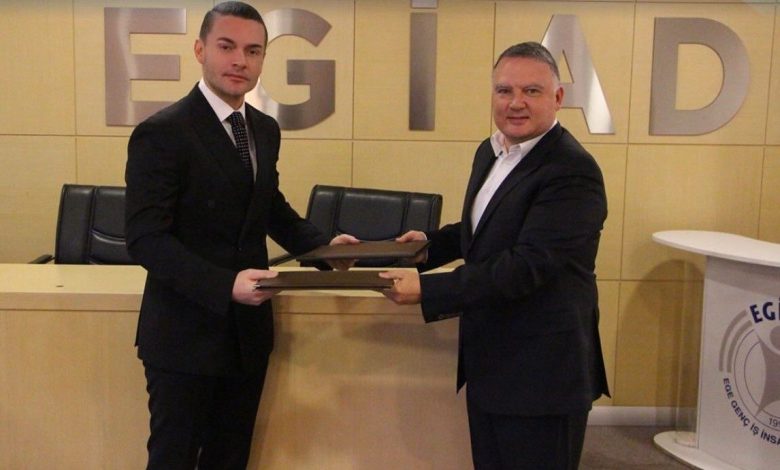 Çeşme’de sakız ağaçlarına hayat veren iş birliği 1 cesmede sakiz agaclarina hayat veren is birligi 208a26154d45 |