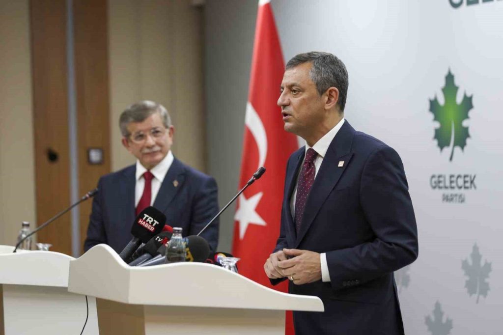 chp genel baskani ozelden davutogluna ziyaret ab31d1926409 |