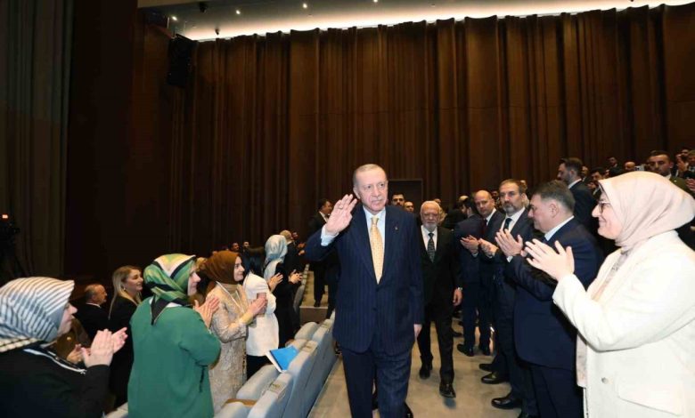 Cumhurbaşkanı Erdoğan: "Sayın Özel, başkomutan olarak sana sesleniyorum ayağını denk al" 1 cumhurbaskani erdogan sayin ozel baskomutan olarak sana sesleniyorum ayagini denk al c967b01c2c84 |