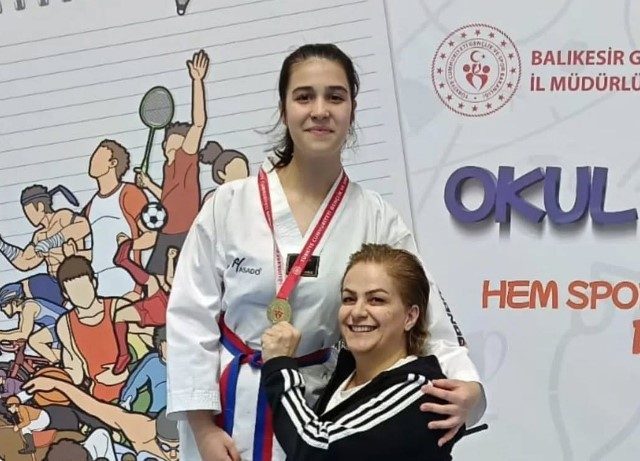 Edremit’te ilkokul öğrencilerinin büyük başarısı 1 edremitte ilkokul ogrencilerinin buyuk basarisi ab09fdc86b50 |