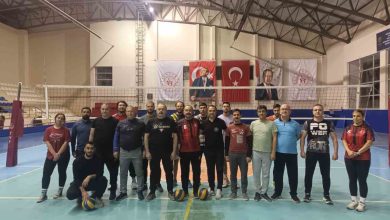 erdekte kurumlar arasi voleybol turnuvasi basladi 5788c8e7f5e3 |