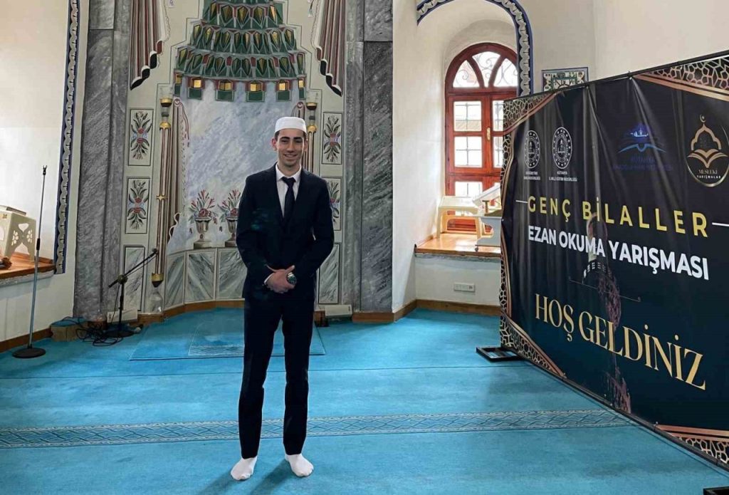 ezan okuma yarismasinin bolge ikincisi kemalpasadan baa7d2578a5d |