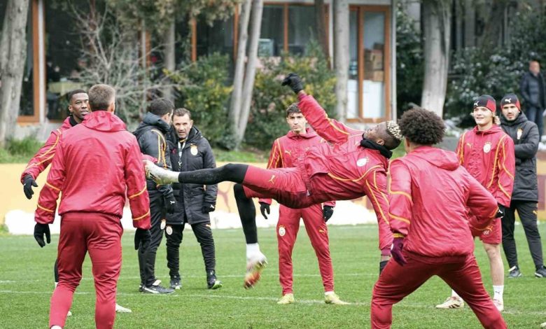 Galatasaray, Fenerbahçe derbisi hazırlıklarını sürdürdü 1 galatasaray fenerbahce derbisi hazirliklarini surdurdu 511cfecd209e |