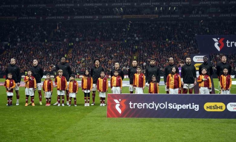 galatasaray fenerbahce ile puan farkini korudu b6979f7b9165 |