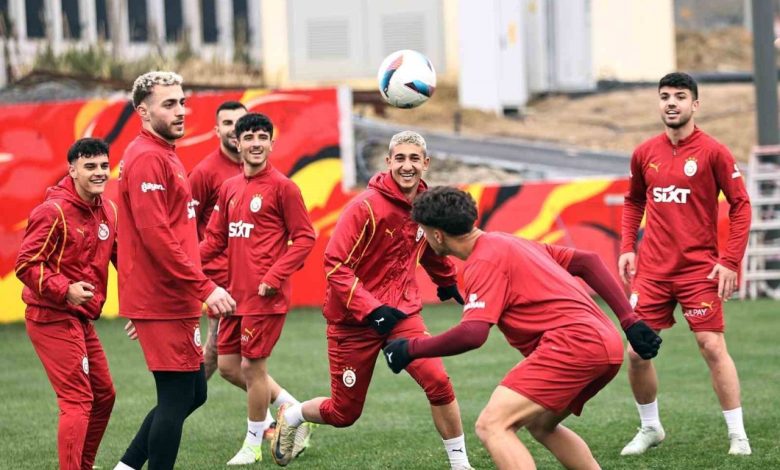 Galatasaray, Kasımpaşa maçı hazırlıklarına başladı 1 galatasaray kasimpasa maci hazirliklarina basladi 049de9ce4640 |