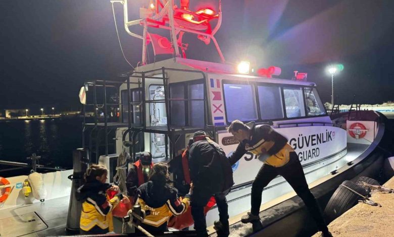 gokceada rahatsizlanan vatandasin tibbi tahliyesi sahil guvenlik ekiplerince gerceklestirildi b0760009fda4 |