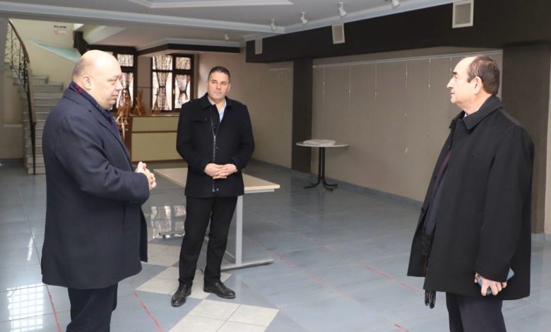 Gönen Belediyesi konferans salonu yenileniyor 1 gonen belediyesi konferans salonu yenileniyor 658df579eb93 |