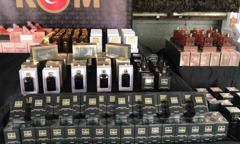 istanbulda sahte parfum operasyonu 167 bin 924 sise urun ele gecirildi 419d94423c4a |