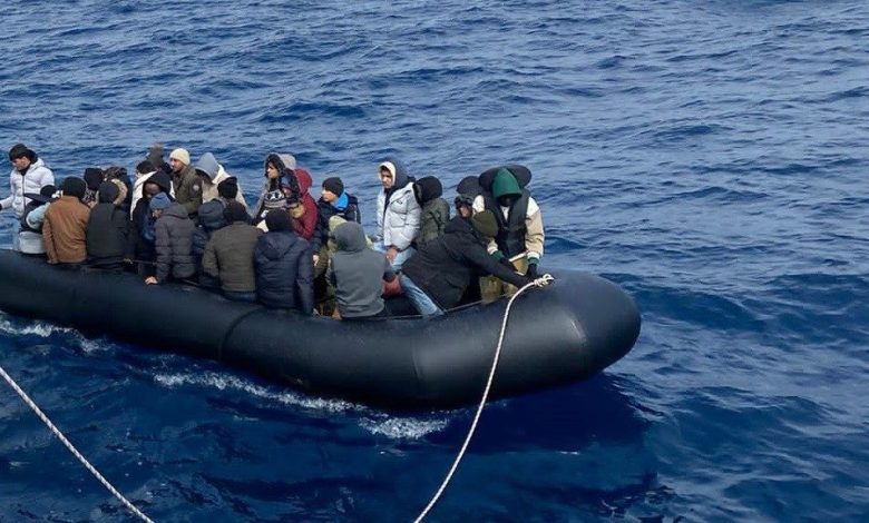 İzmir açıklarında ölüme itilen 73 düzensiz göçmen kurtarıldı 1 izmir aciklarinda olume itilen 73 duzensiz gocmen kurtarildi 643d499d01cd |