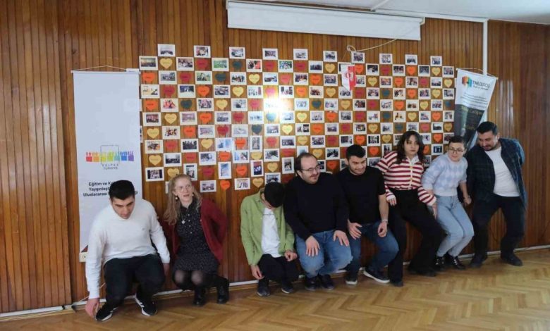 İzmir merkezli CEIPES Türkiye’den görme engelli oyunculara destek 1 izmir merkezli ceipes turkiyeden gorme engelli oyunculara destek 76a9800ef6d1 |