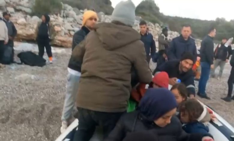 izmirde karada tespit edilen 62 duzensiz gocmen yakalandi a9437eea7935 |