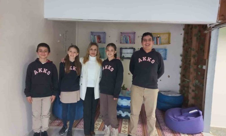 İzmir’de ortaokul öğrencilerinden geri dönüşüm kütüphanesi 1 izmirde ortaokul ogrencilerinden geri donusum kutuphanesi 6fe79c692e73 |