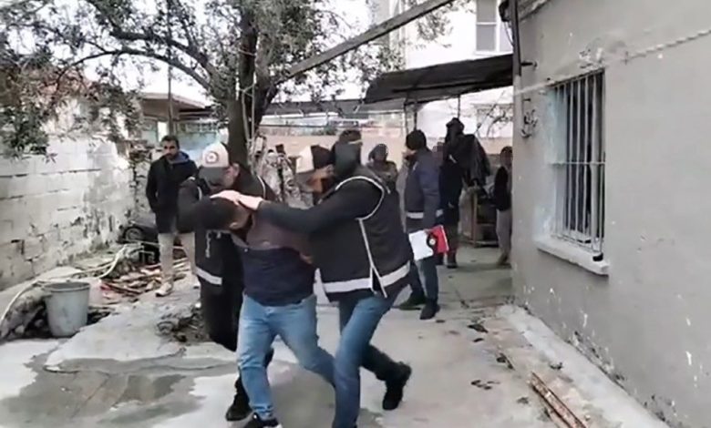 izmirde silah kacakciligi ve uyusturucu operasyonu 4 gozalti 1bf5ad09debe |