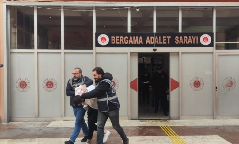 İzmir’de uyuşturucu madde ticareti yapan çift tutuklandı 1 izmirde uyusturucu madde ticareti yapan cift tutuklandi a3a7b27ce609 |