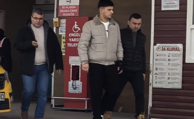 Kavgayı ayırmaya çalışan genç bıçaklandı, şüpheli yakalandı 1 kavgayi ayirmaya calisan genc bicaklandi supheli yakalandi db92ec917be4 |