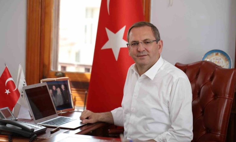 kent disinda egitim goren 140 ayvalikli ogrenciye 1500 turk lirasi burs destegi 06d03716467d |