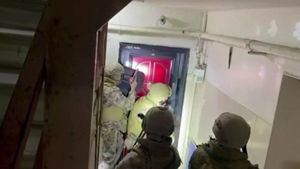 kucukcekmecede iki ayri is yerine silahli saldiri duzenleyen sahislar yakalandi 605c91b198e6 |