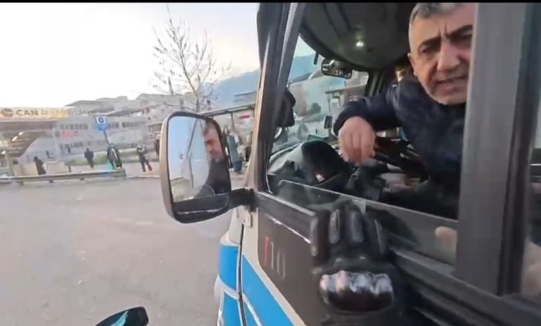 ’Lan’ kelimesini duyunca el frenini çekip kavgaya tutuştu 1 lan kelimesini duyunca el frenini cekip kavgaya tutustu 449097f344e8 |