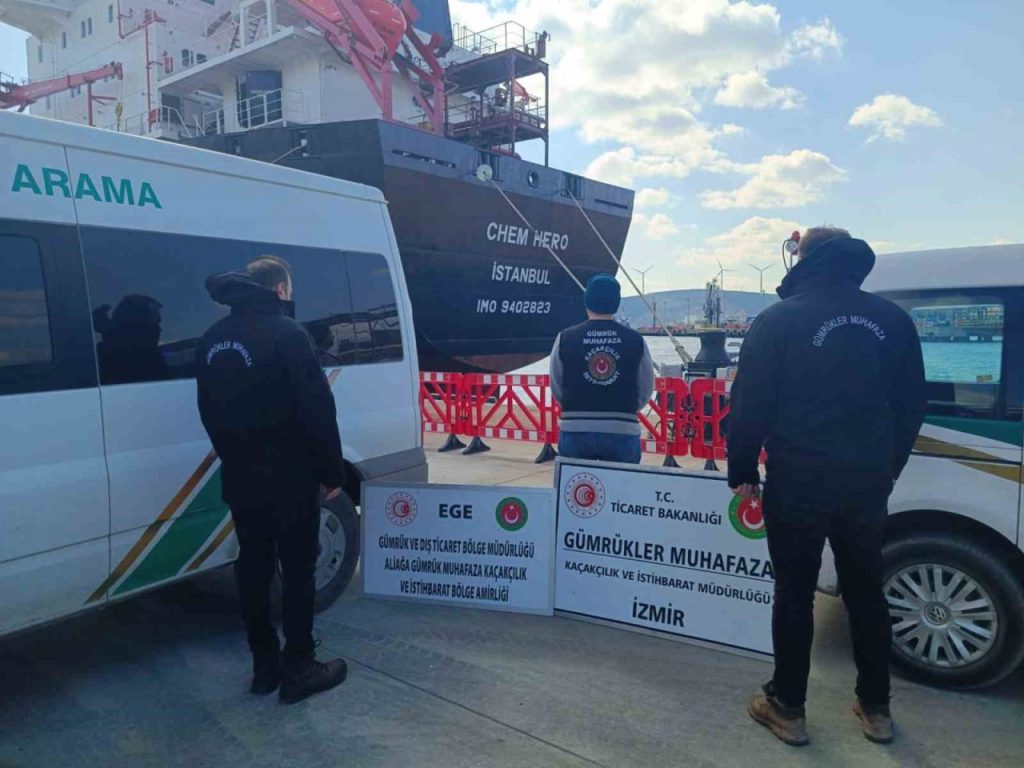 limana demirleyen gemide 20 ton kacak akaryakit tespit edildi 185b7132a92b |