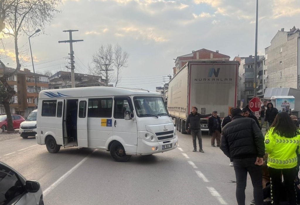 minibus ile carpisan motosikletteki cift yaralandi db4f00c0c7c2 |