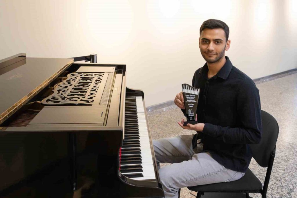 notalarin genc prensine uluslararasi yarismadan saygin odul 0eebbc66643b |